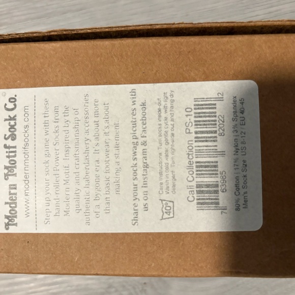 Modern Motif 5 Pairs Cali Collection Socks - Picture 3 of 5